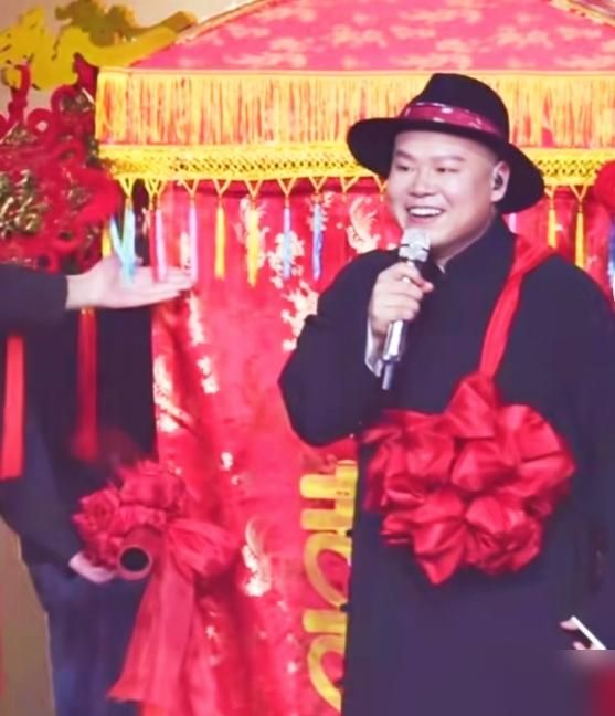 岳云鹏演唱会，最贵的1580元票秒光。一个相声演员，唱歌能有多专业？但票就是