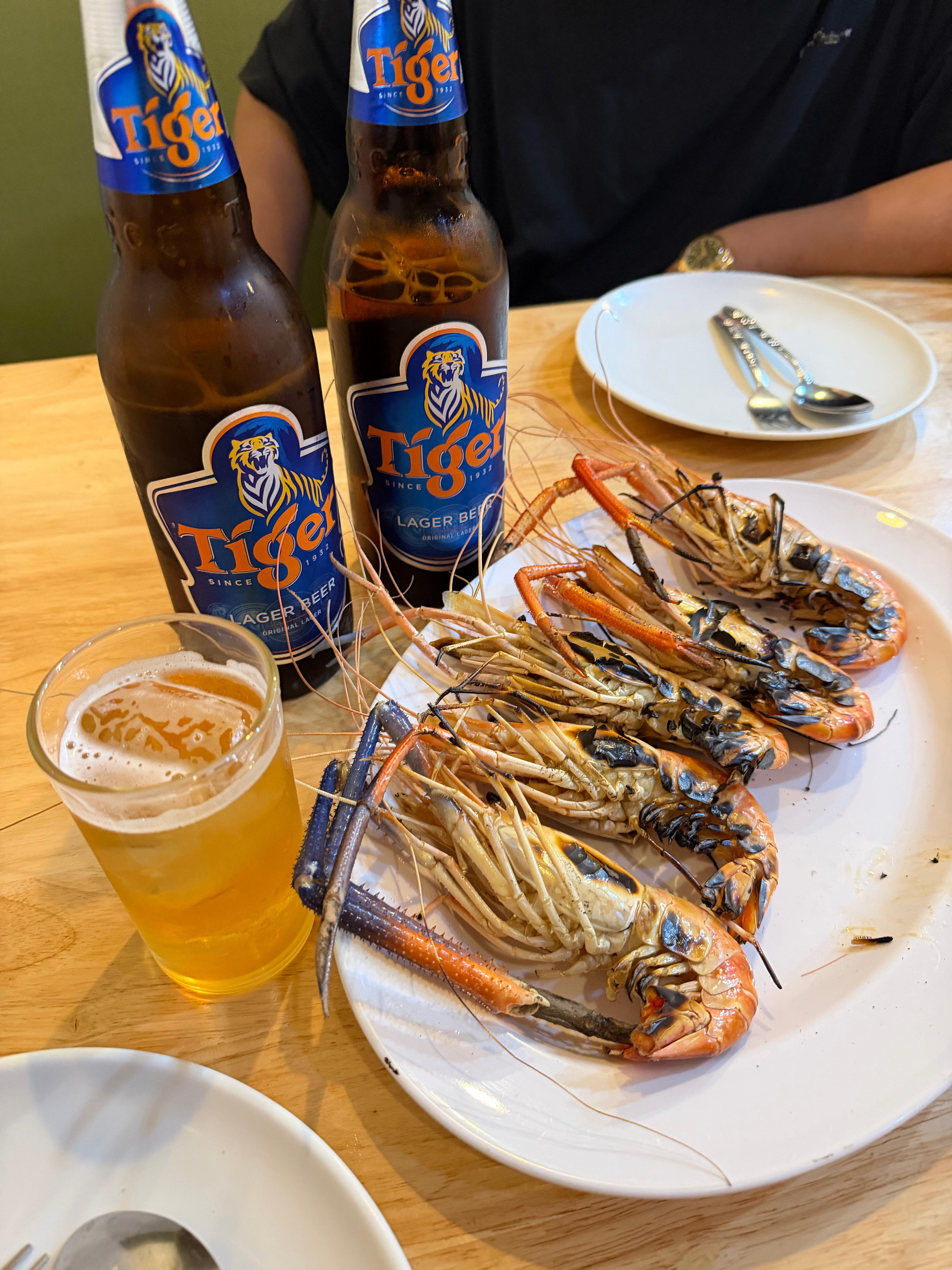 落地第一餐🦐🍻​​​
