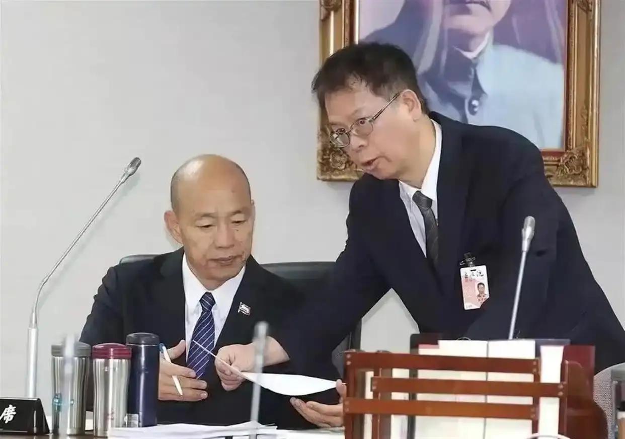 脸书被深蓝老粉灌爆！千字留言痛批韩国瑜，赵少康猜傅盯上副院长位置？