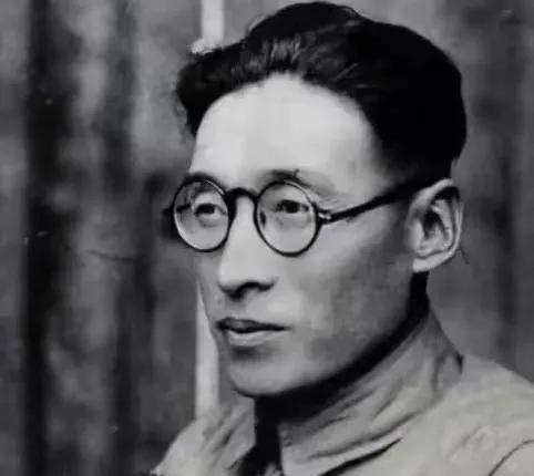1949年南京解放后，走投无路的徐梦秋找到了时任南京市军事管制委员会主任的刘伯承