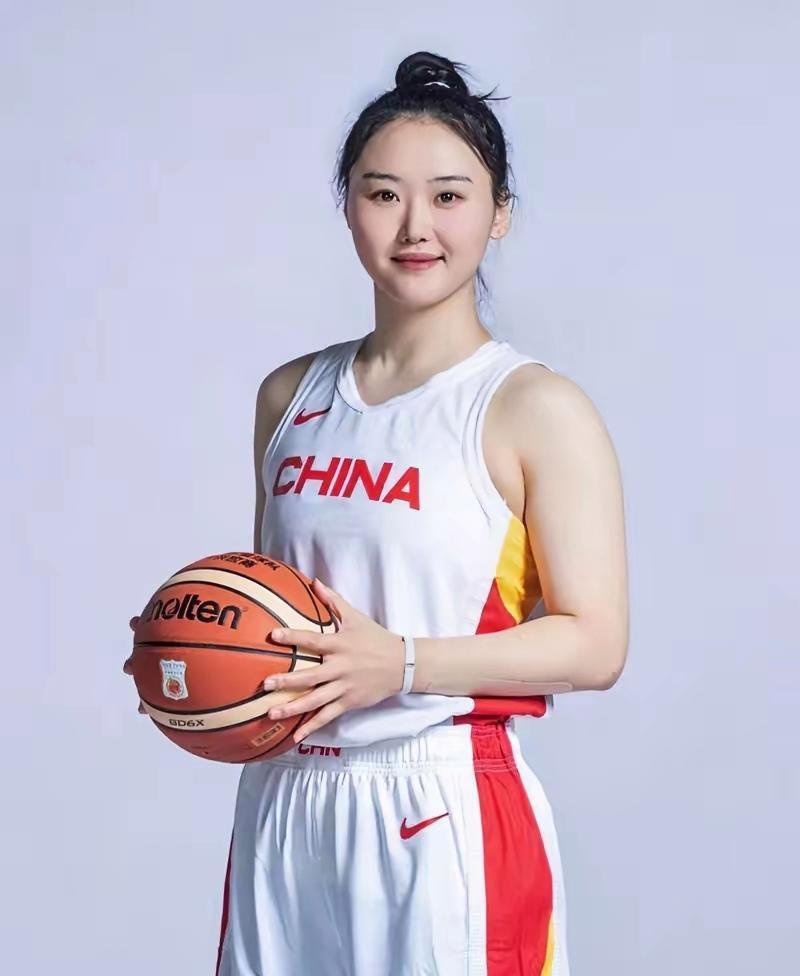 中国女篮，最漂亮的十位运动员，你怎么看？一、李月汝，身高201cm二、王思雨