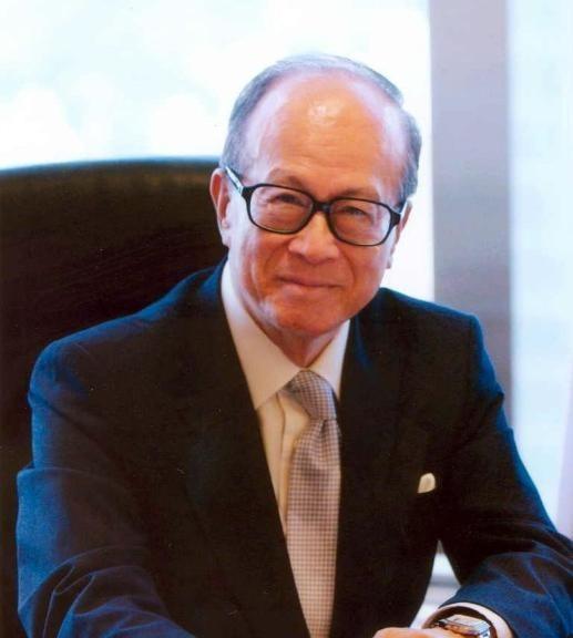 1996年，李嘉诚的儿子李泽钜被世纪悍匪张子强绑架，对方开价要20亿，李嘉诚不慌