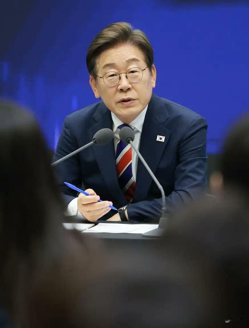 韩国网友都说位置不好但中断近3年零7个月的“青瓦台时代”还是回来了明天（1