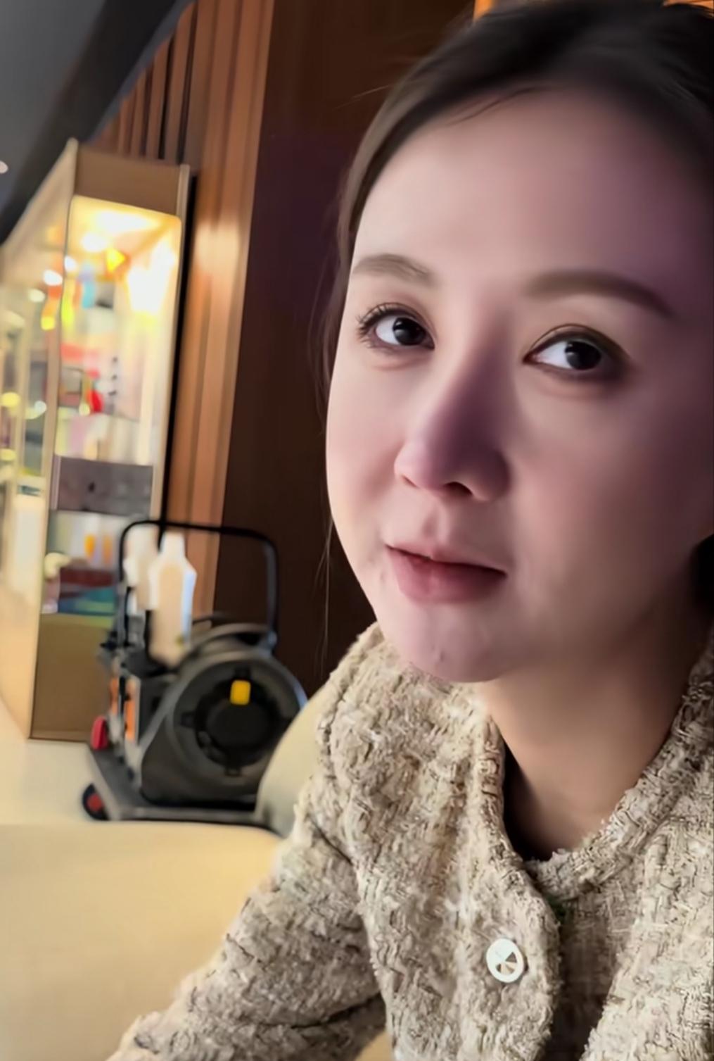 看了网红主播小酸奶的视频，这才知道飞度这款小车还没有停产，又推出了六万多的新车！