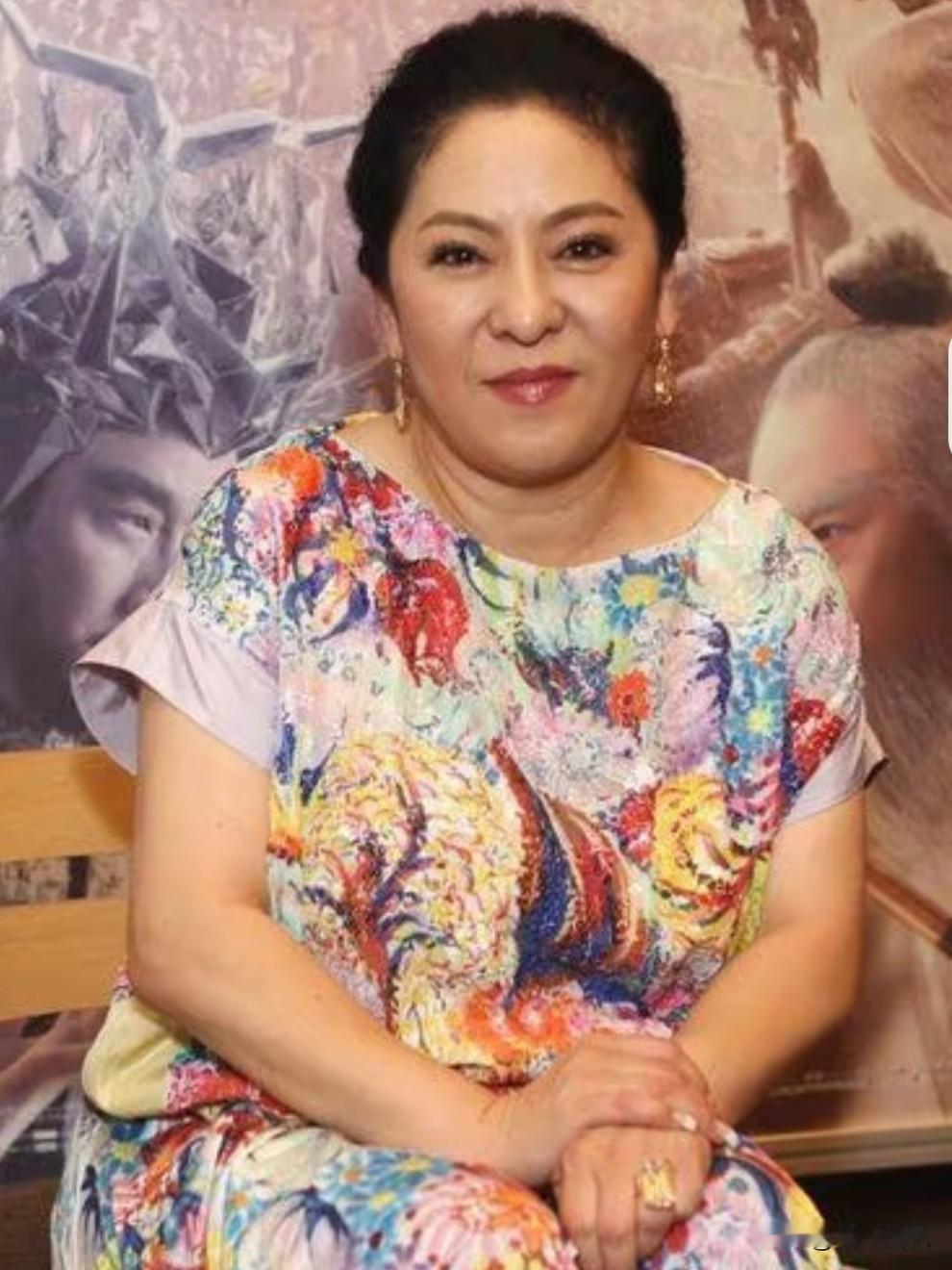 浙江丽水发生了一件十分感人的事情。45岁的陈岚意外怀上了孩子，家中20岁的女儿