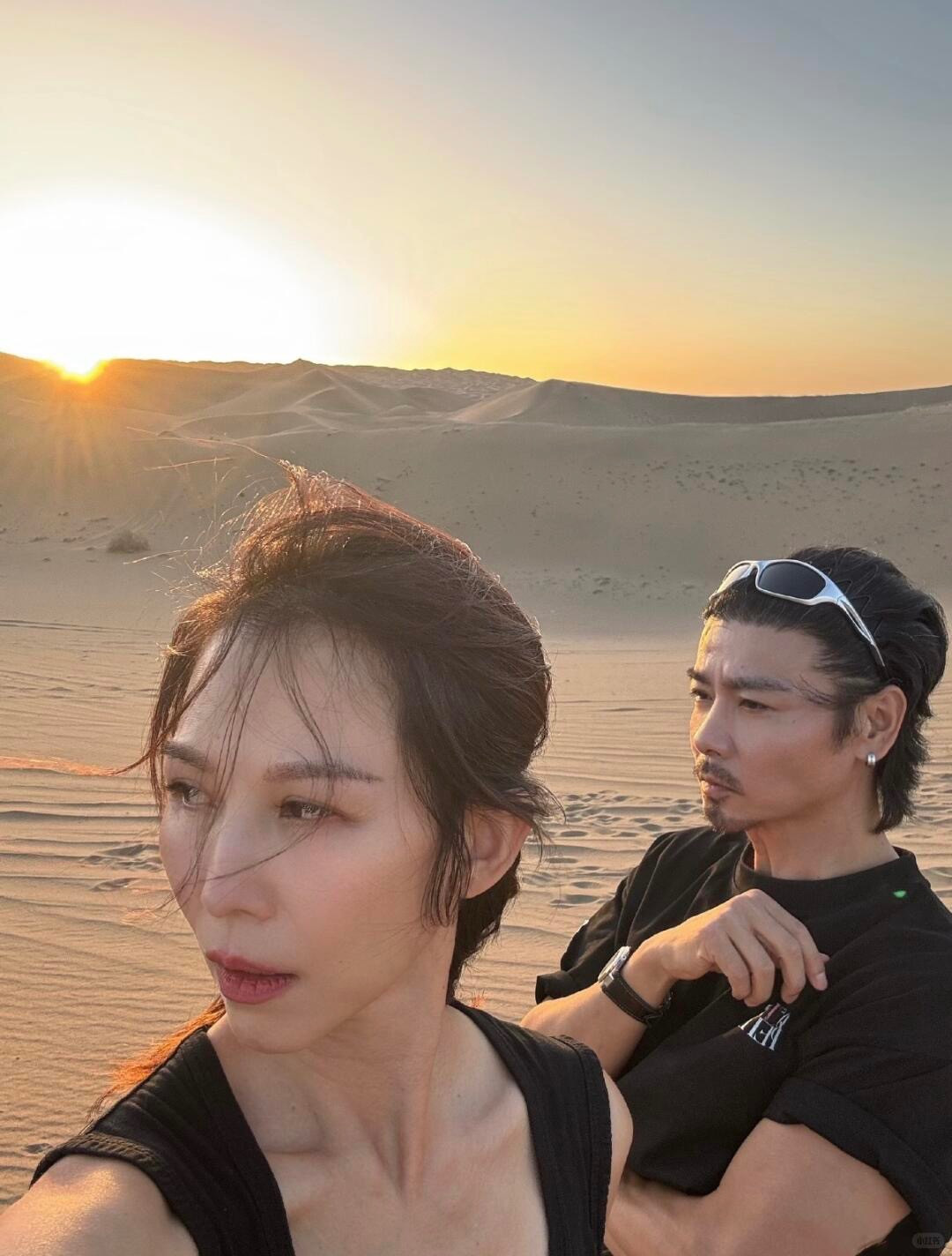 中年婚姻的绝症不是出轨，是“懒”！蔡少芬53岁生日，张晋没办派对没请宾客，拉她跑到甘肃沙漠里，坐在红