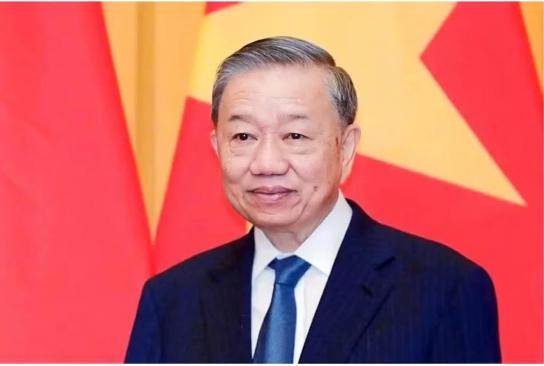 步步为营，越南这一步棋走得很险！先看看越南在一个月之内的外交轴：苏林先是在4