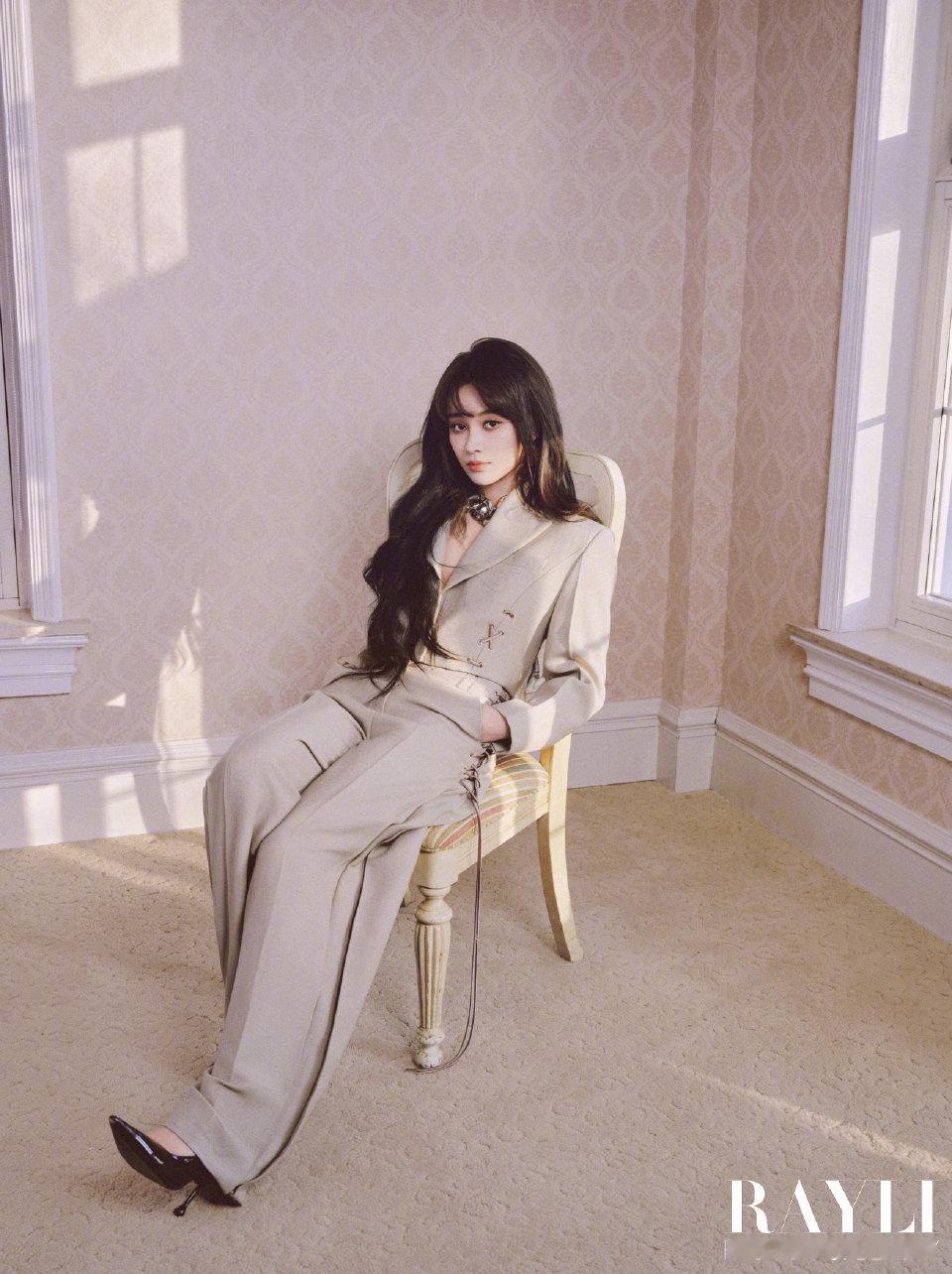 瑞丽服饰美容×王一菲生活即兴大片摄影丨YX