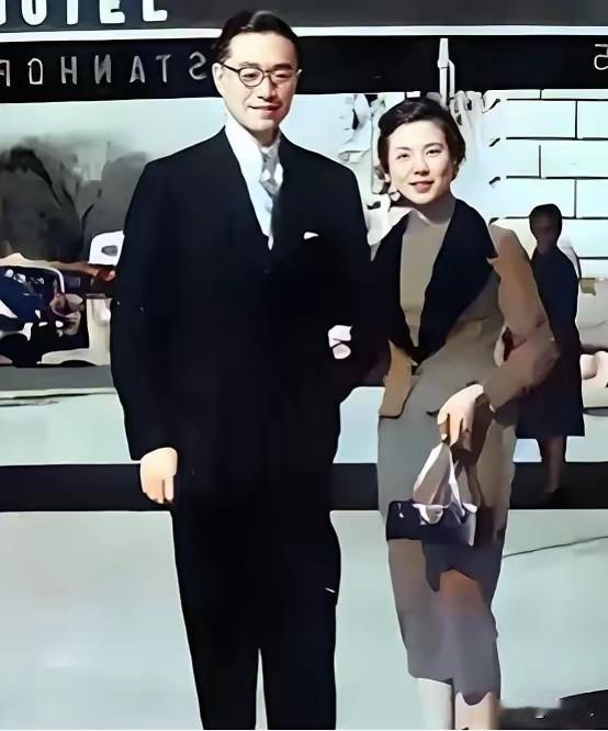 1954年，上海滩顶级名媛不顾家人反对：你没钱没关系，我有钱，我们结婚19