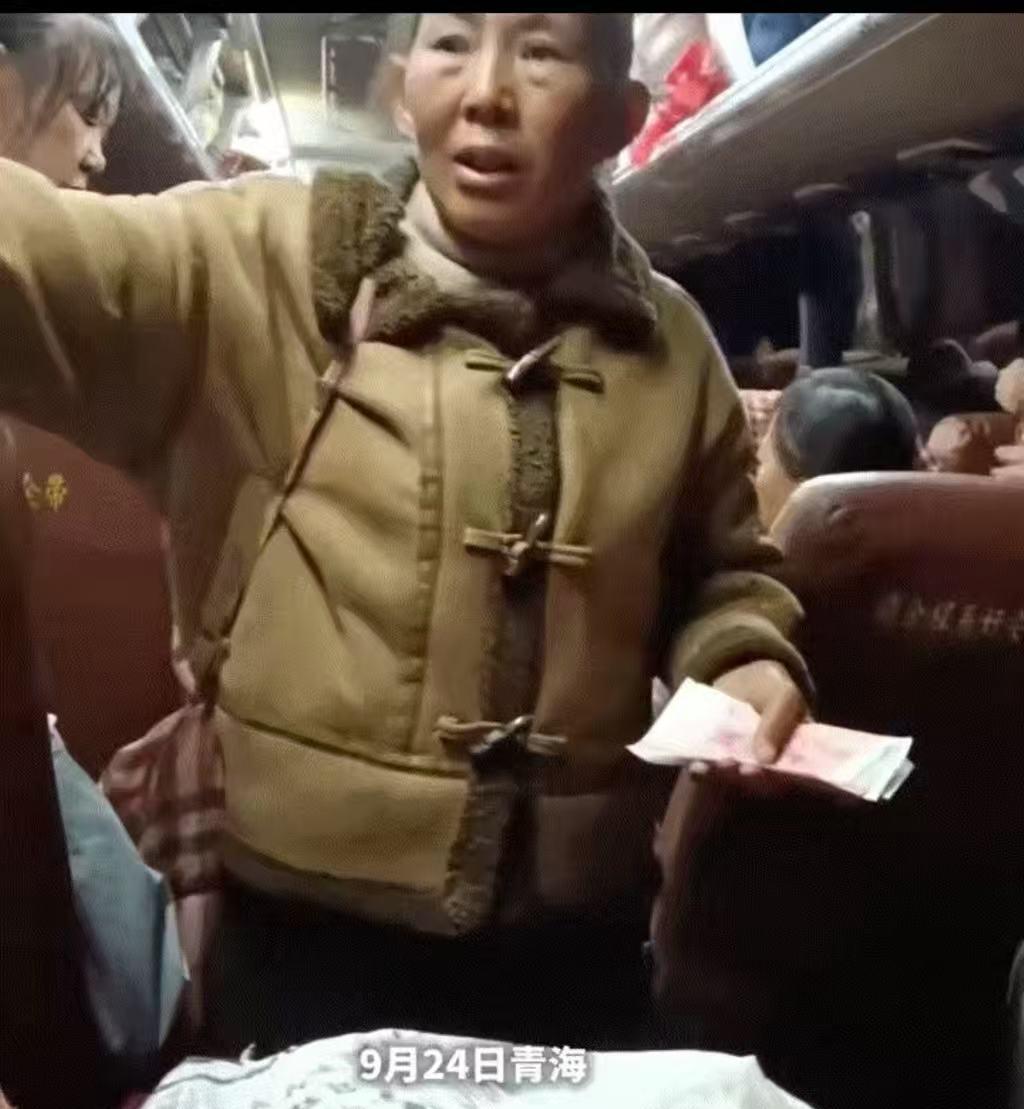 这个老板娘火了！青海，一群农民工坐上客车准备返乡，结果老板娘突然出现将大巴车拦下