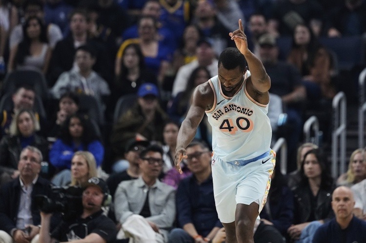 🔥高效！马刺巴恩斯目前进180俱乐部&真实命中率74.7%多项数据第一数据网