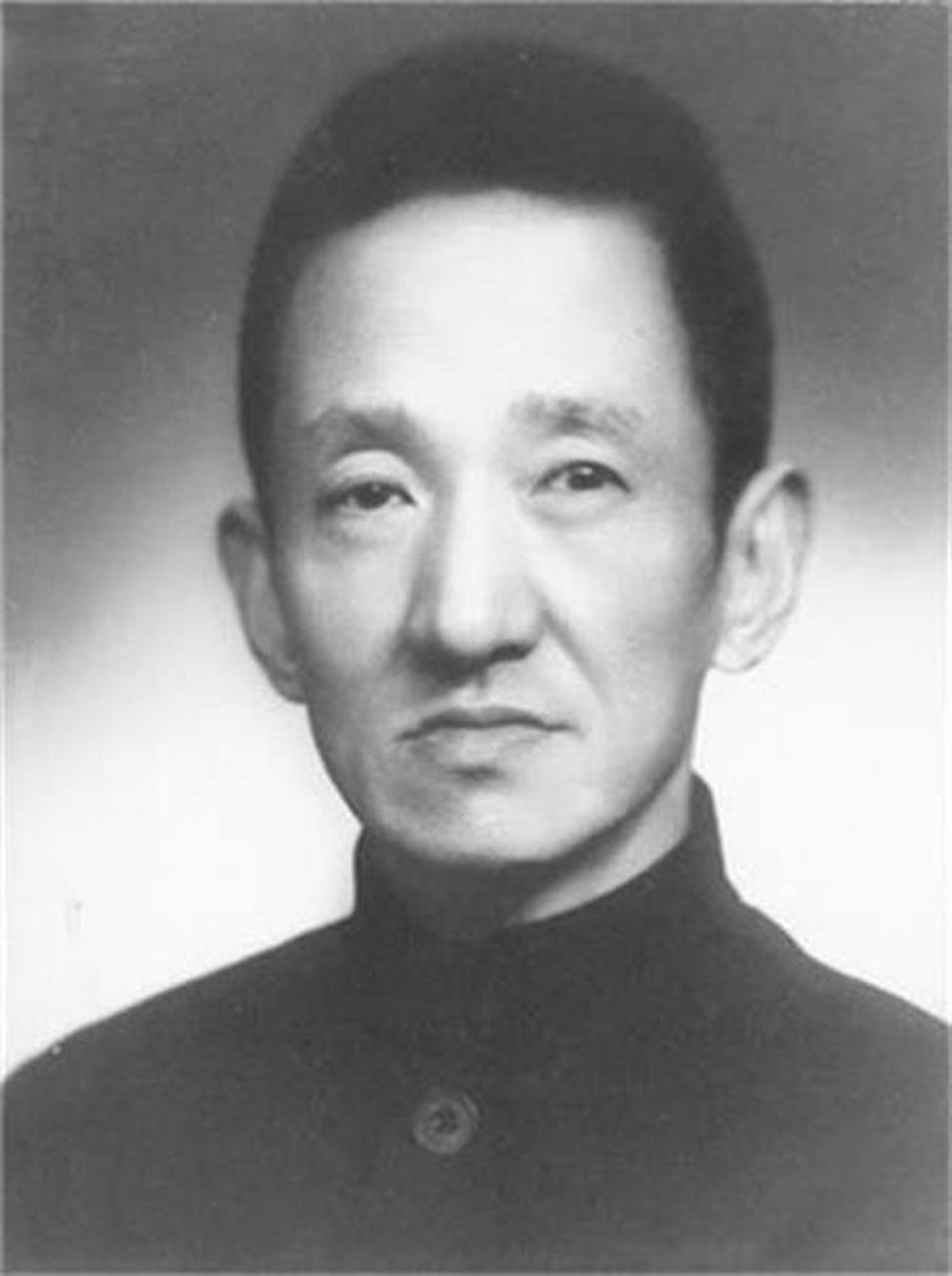 "如果她通共，该枪毙就枪毙，别留情。"1947年，毛人凤登门，带来一个噩耗—
