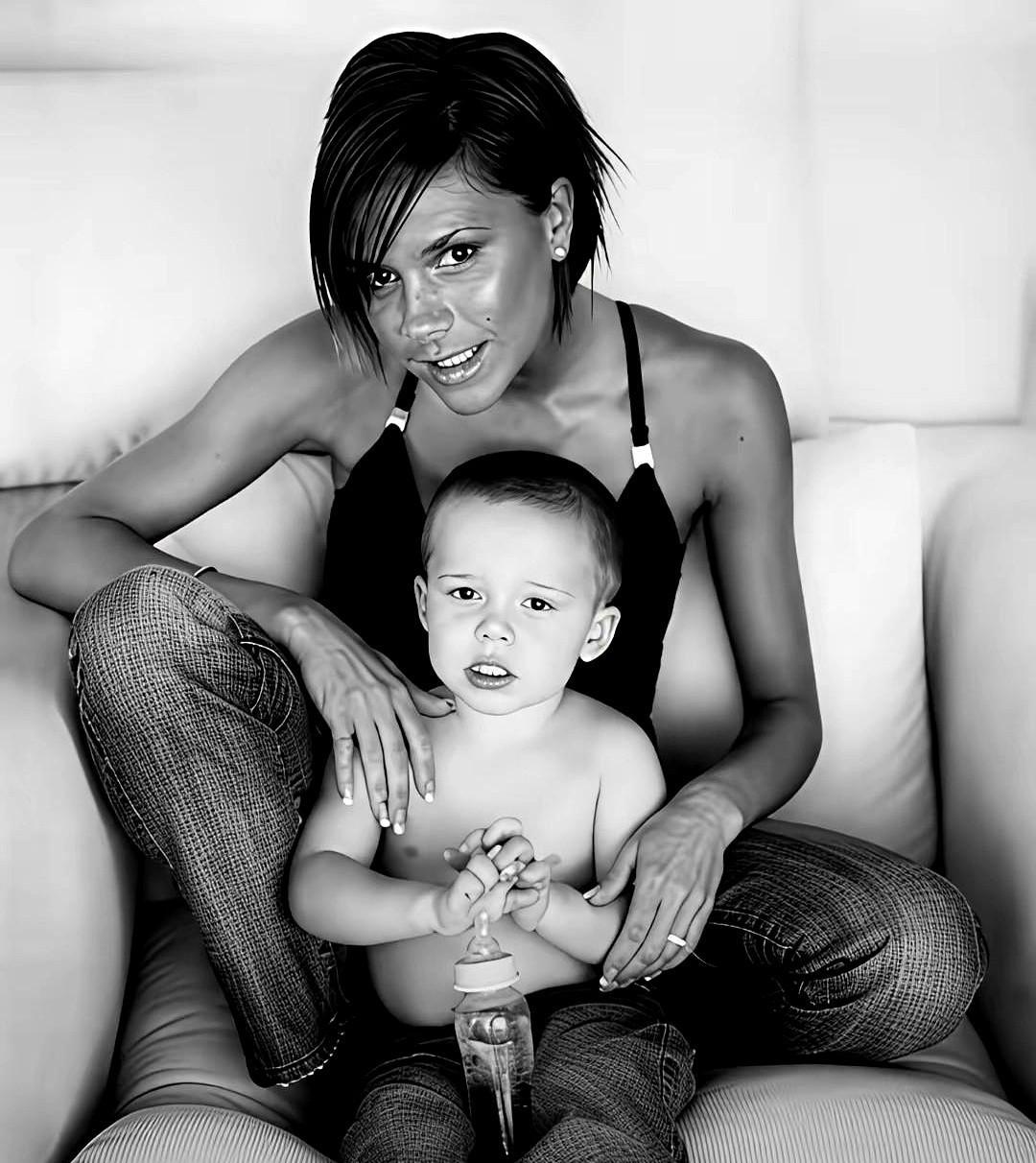 贝克汉姆家最大的审美谜团，藏在儿子身上。你看布鲁克林小时候的照片，遗传了父亲的