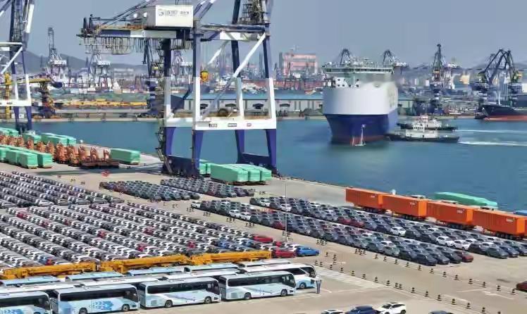 如今三大战场同时开打，中国一个举动，却是让西方悟了一个道理：欧洲能乱，中东能乱，