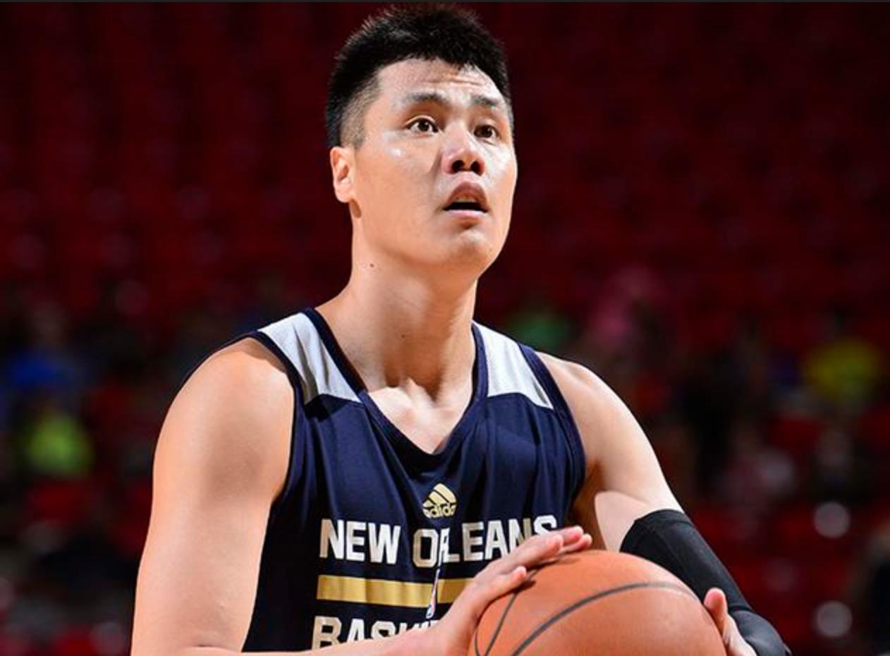 贺天举点评辽宁队！本赛季，辽宁队的表现，可以说是高开低走，在刚开始的时候，辽宁