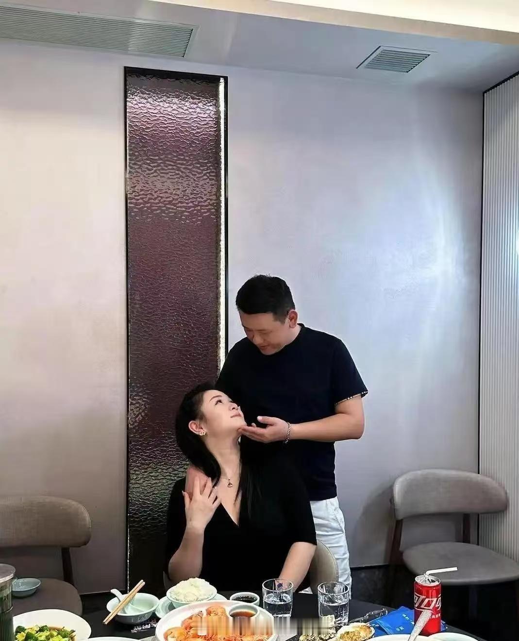 事实证明！美女嫁的不一定是帅哥。