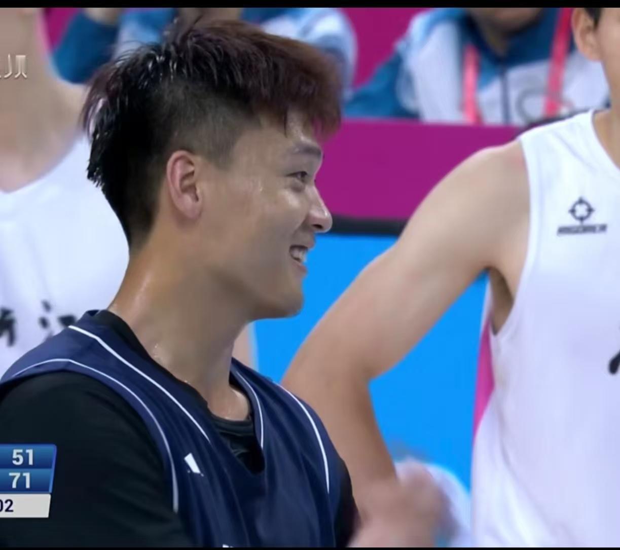 大家发现了吗？赵睿回到广东队，可不仅仅是要帮助球队夺冠这么简单啊！他还有一个重要