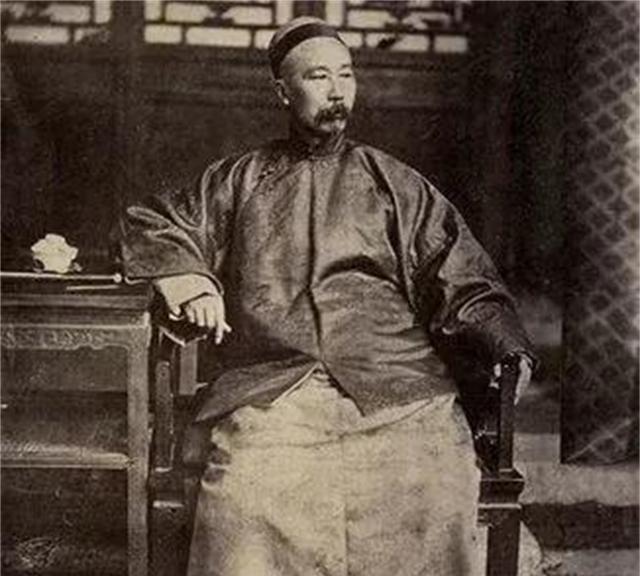 1861年，肃顺被押到宣武门菜市口行刑，没想到他坚决不跪，并怒斥慈禧是祸国殃民的