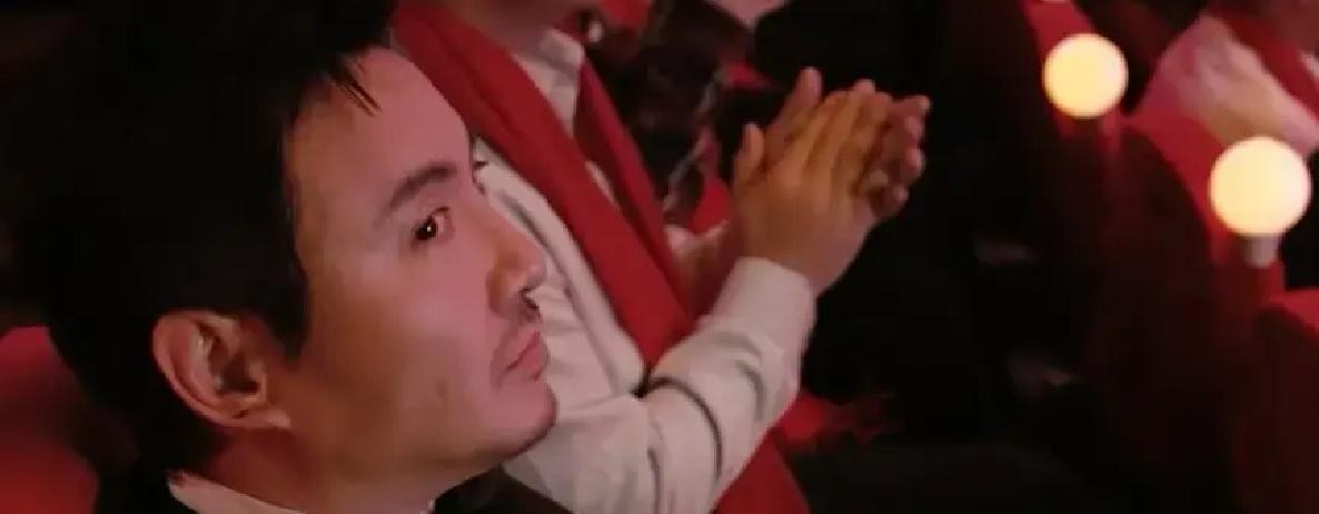 沈腾关联了15家公司，一半是他和老婆王琦持股。这些公司投的所有电影，都是他自己演的。当年开心麻花上市