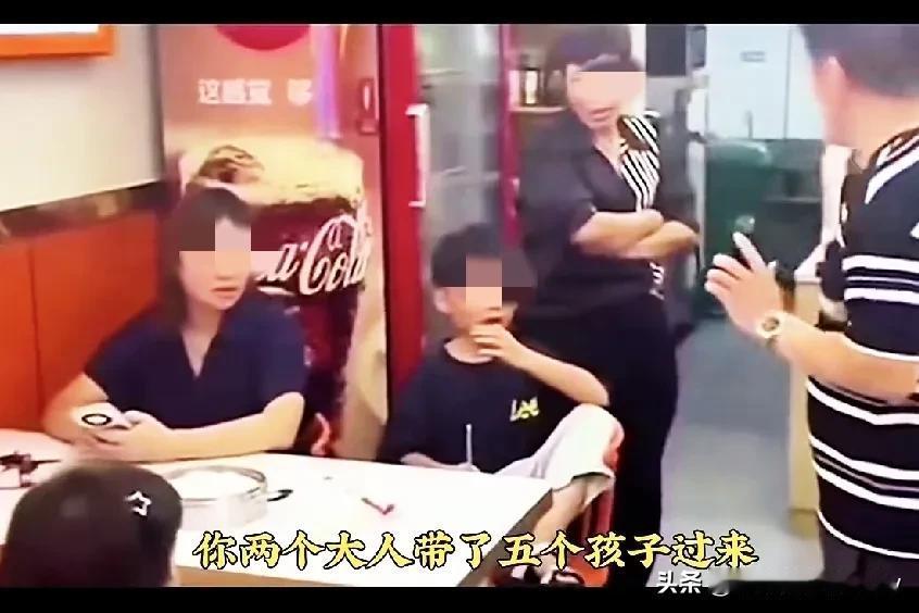 “七个人只消费了一碗面，第三次继面被拒绝，转身就给我差评。”老霍记河洛面店主的
