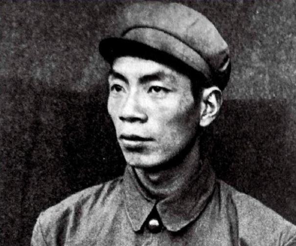 1950年朝鲜战场，28岁连长抱10公斤炸药冲向40名美军，尸骨无存，他是志愿军