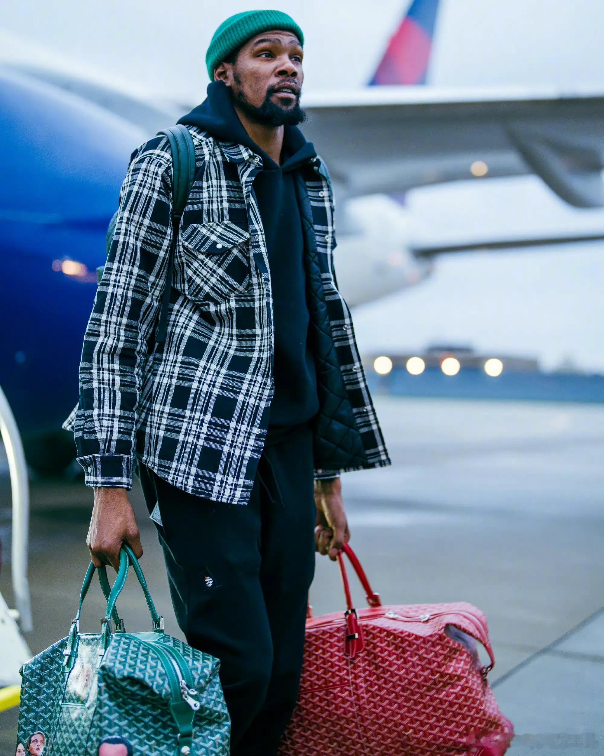 一人一张运动员反差神图论气质拿捏程度，肯定是书包杜了