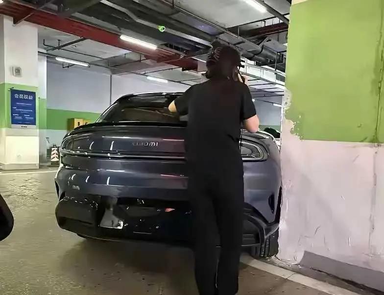 网友：20多万人还在等着提车，这边就有车“一血”了。。。