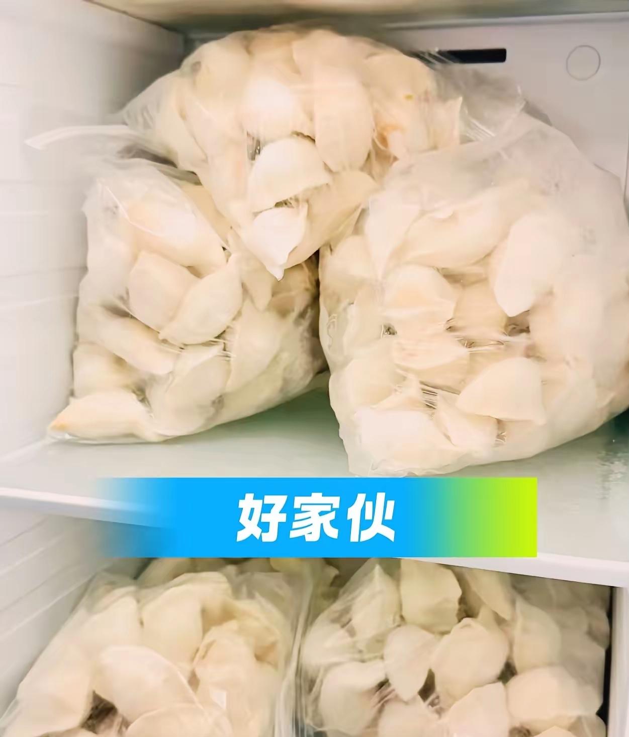 属实戏剧性，台风巴威突然变道，把江浙沪大批提前囤货的人整哭笑了。不少人前几天