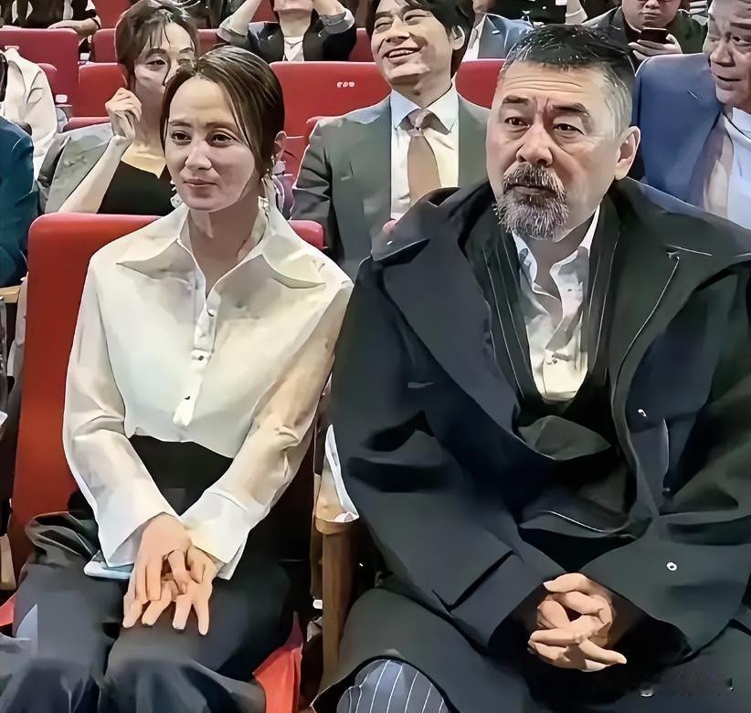 陈建斌不算老，竟把胡子留这么长，把自身气质都掩盖了。男人留胡须不好看，不管是哪国