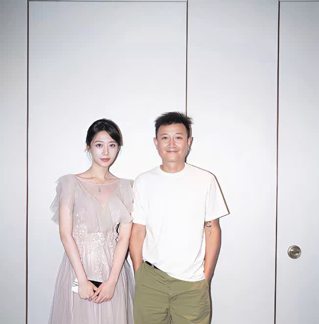 文章帅不帅我不知道，你漂亮是真漂亮。