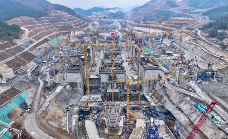 当国家投资700亿在广西挖平陆运河的时候，我很是不理解，毕竟广西经济并不发达，即