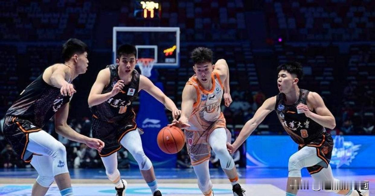 ​2. 新生代球员扛起未来，林葳、邹阳、齐麟各展天赋，投射、防守、无球能力亮眼