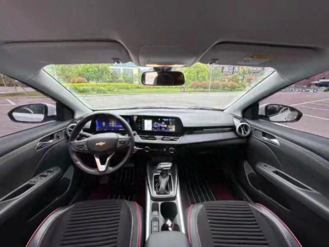 一个月，1台车。整个中国，就一个人买了雪佛兰科鲁泽。真正让科鲁泽感受到压力的，