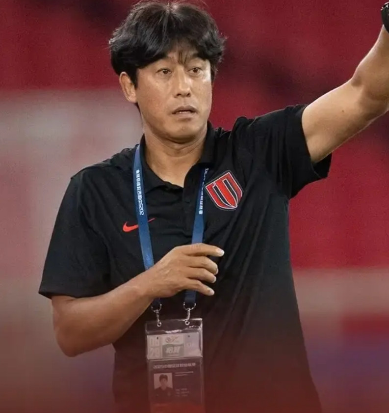 蓉城退出争冠行列，实话实说，主教练徐正源有点冤。一个赛季徐正源的表现可圈可点，