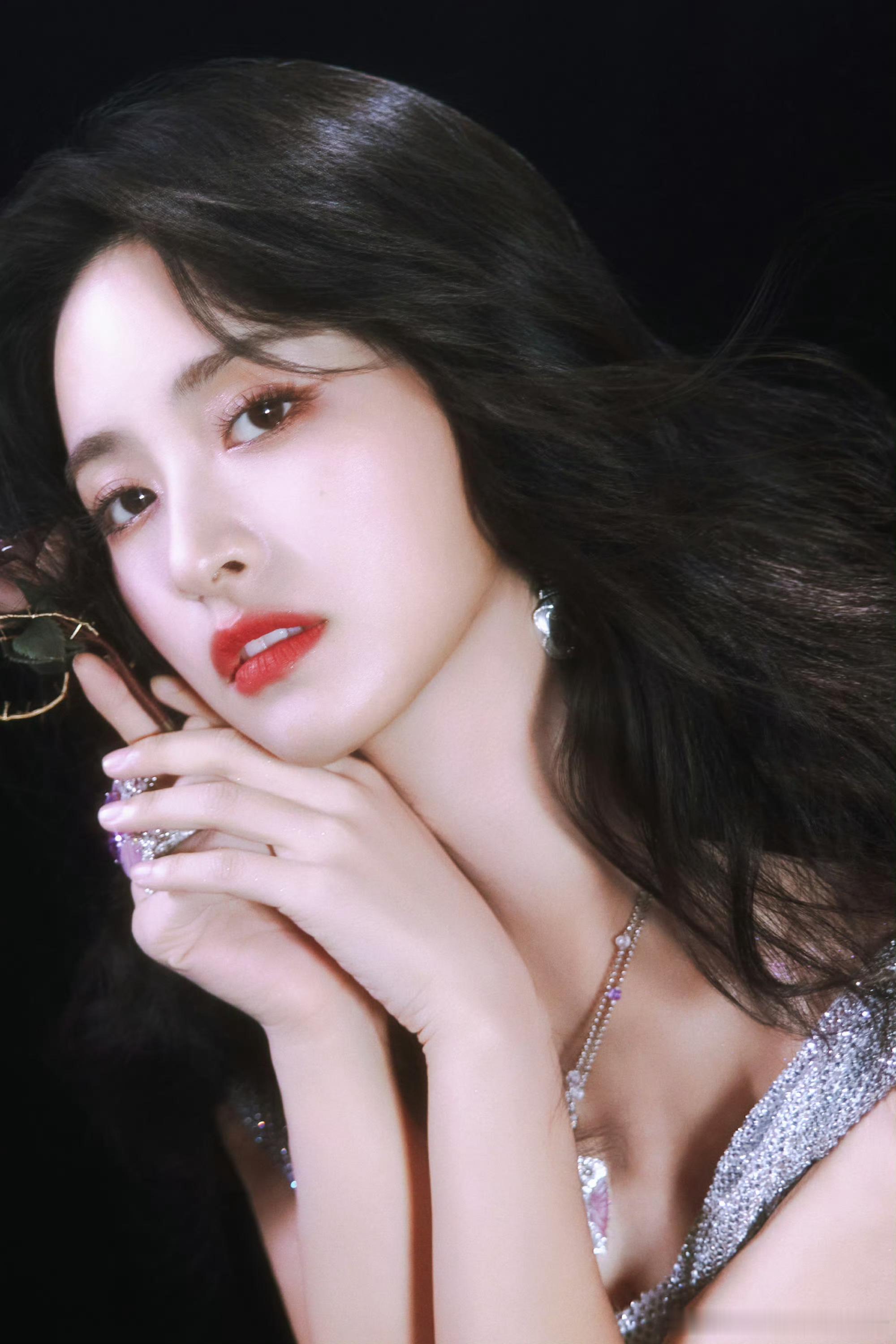 网友热议：沈月是被影视剧市场淘汰的女演员吗？