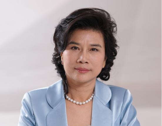 🌞1991年，董明珠到合肥催债。一经销商欠款42万不还，还打哈哈：“再给我