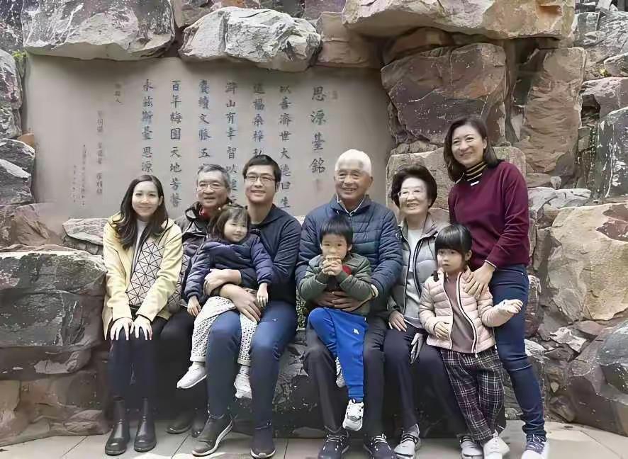 有人说，这是中国的罗斯柴尔德家族，有那么点意思，但不全对。在我们的家乡，上个