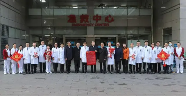 浙江大学党委书记任少波、校长杜江峰走访医学院附属医院