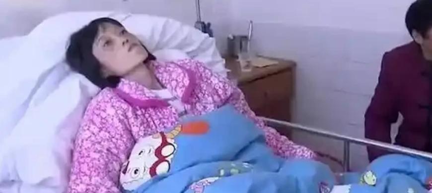 2016年，湖南一单亲妈妈身患癌症，临终前打算将11岁和8岁的儿子托付给亲戚，谁