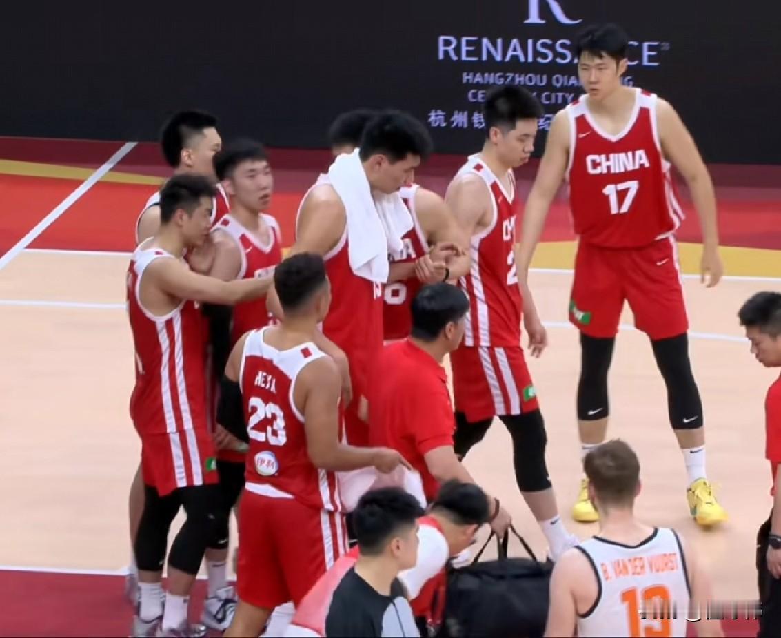 暖心！徐昕谈受伤：“当时确实有点痛苦，后面缓过来，就感觉好多了。”“也是