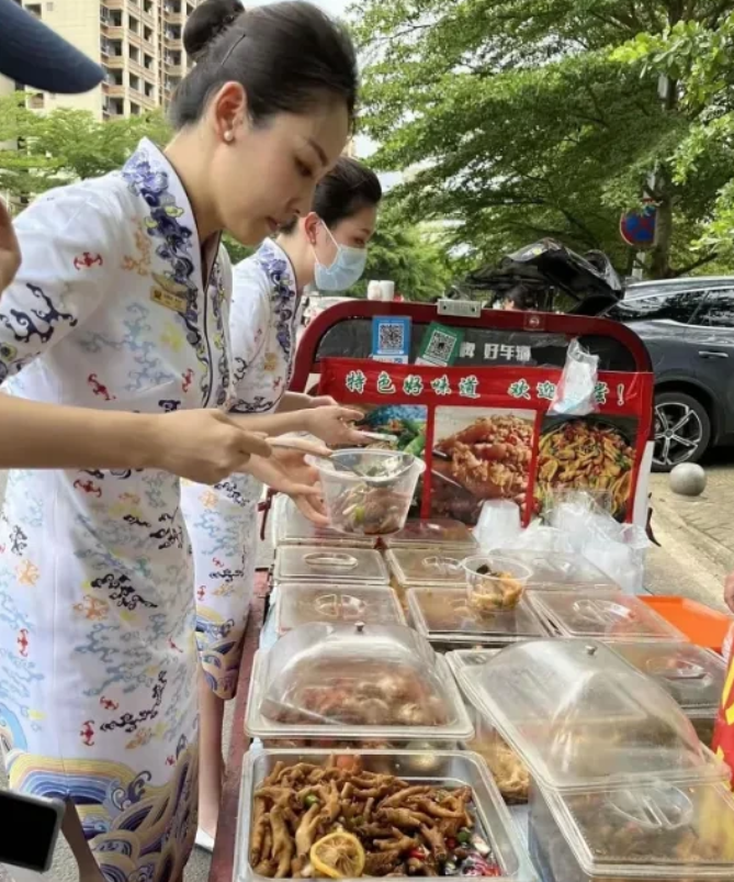 这真的是空姐吗？这么胖