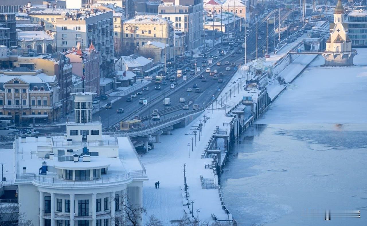 基辅市长维塔利·克利奇科表示，经俄军1月24日对首都发动袭击后，目前基辅已有16