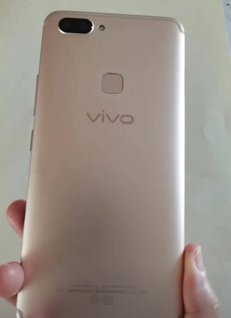 看来我是真该换手机了，今天去超市买东西，结账的时候真是相当的尴尬！我的手机用