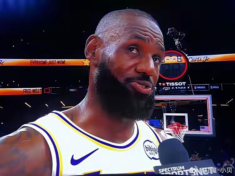 祸水东流，詹姆斯乐疯了！自从湖人队惨败给了没有文班亚马的马刺队以来，东契奇被各路