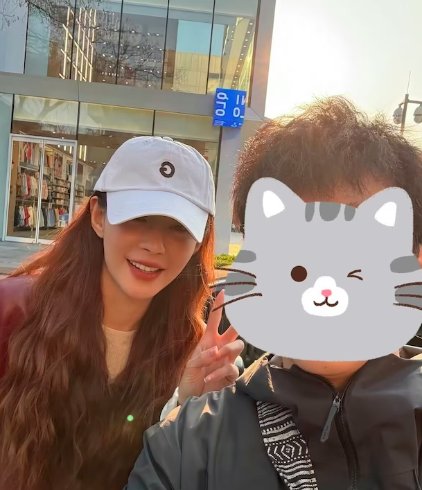 不知道从什么时候开始，沈梦辰变样了，婚后的她突然变的好漂亮，看起来高级了很多，整