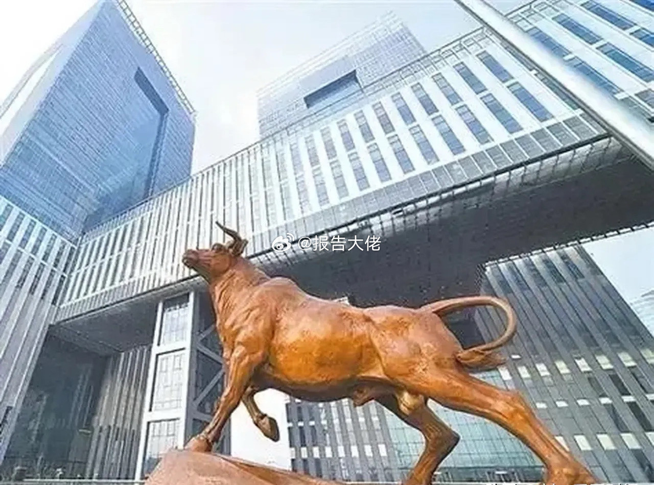 午评：震荡+电风扇行情上午大盘指数基本都是震荡的状态，双创指数走的稍微弱一些。而