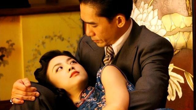 1940年，23岁的抗战英雄郑苹如被押到城外小树林，特务猥琐的笑道：“这么漂亮，