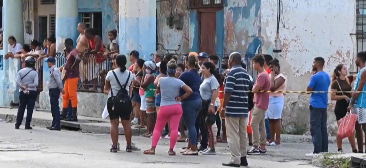 谁在决定路很多人把古巴今天的困境，全都归到外部压力上，说被封锁这么多年，换谁都