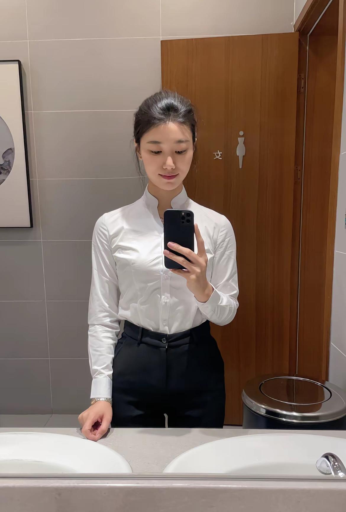 可怜的打工人，你们周末休息，我还要上班！