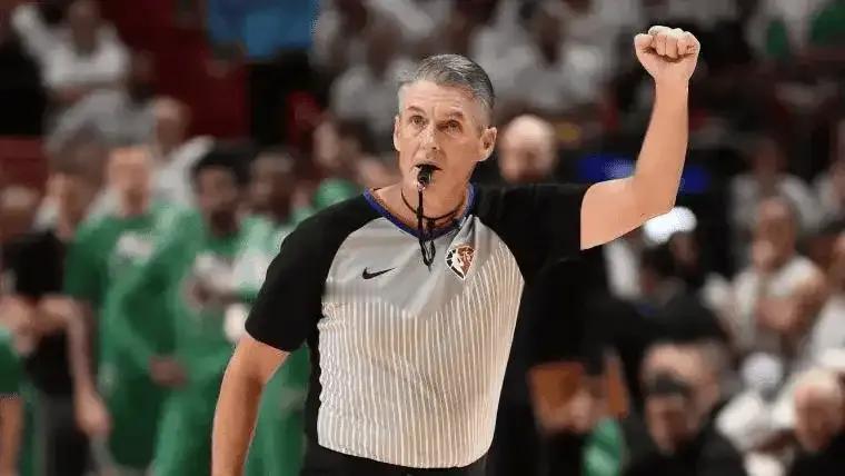 看到森林狼和雷霆G2的裁判组，华子的天都塌了！5.22日NBA官方公布了西部决